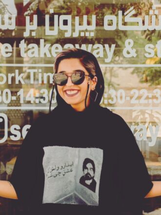 تیشرت عشق چی شد سورنا - علی سورنا-سورنا-عشق چی شد-تیشرت-تیشرت رپی